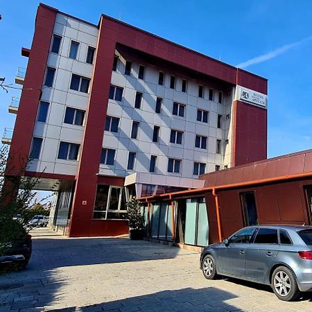 Hotel Grandis Apulum Mioveni Kültér fotó