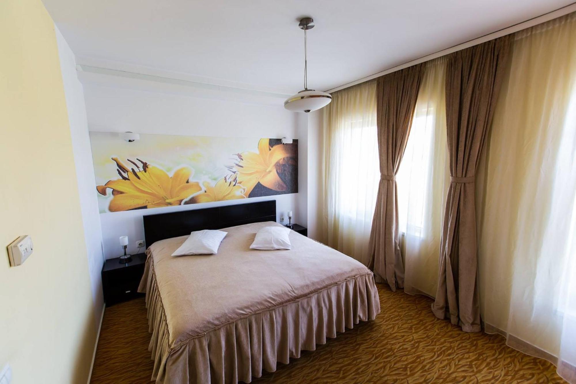 Hotel Grandis Apulum Mioveni Kültér fotó