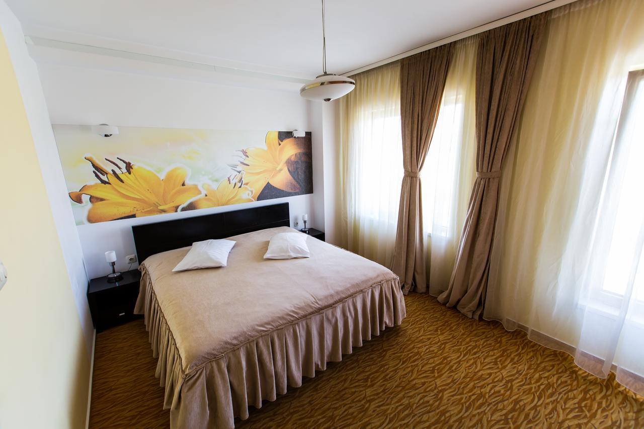 Hotel Grandis Apulum Mioveni Kültér fotó