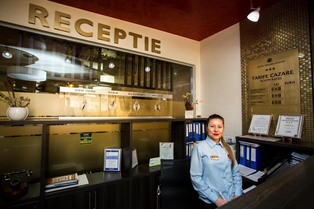 Hotel Grandis Apulum Mioveni Kültér fotó